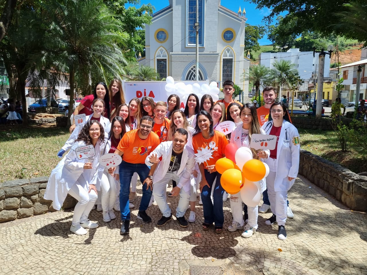 Read more about the article Dia Mundial do Rim é comemorado em ação social realizada por Professores e Estudantes de Medicina da Univértix.